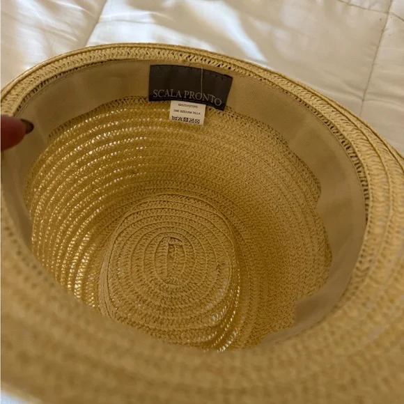 Hats Hats Hats- All 5 for one price. - Picture 5 of 17